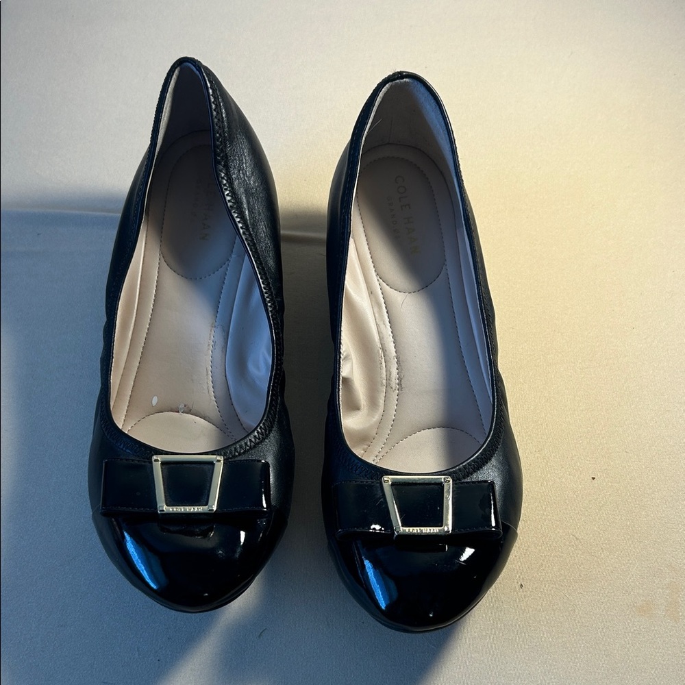 Cole Haan Emory Bow Wedge pumps size 9